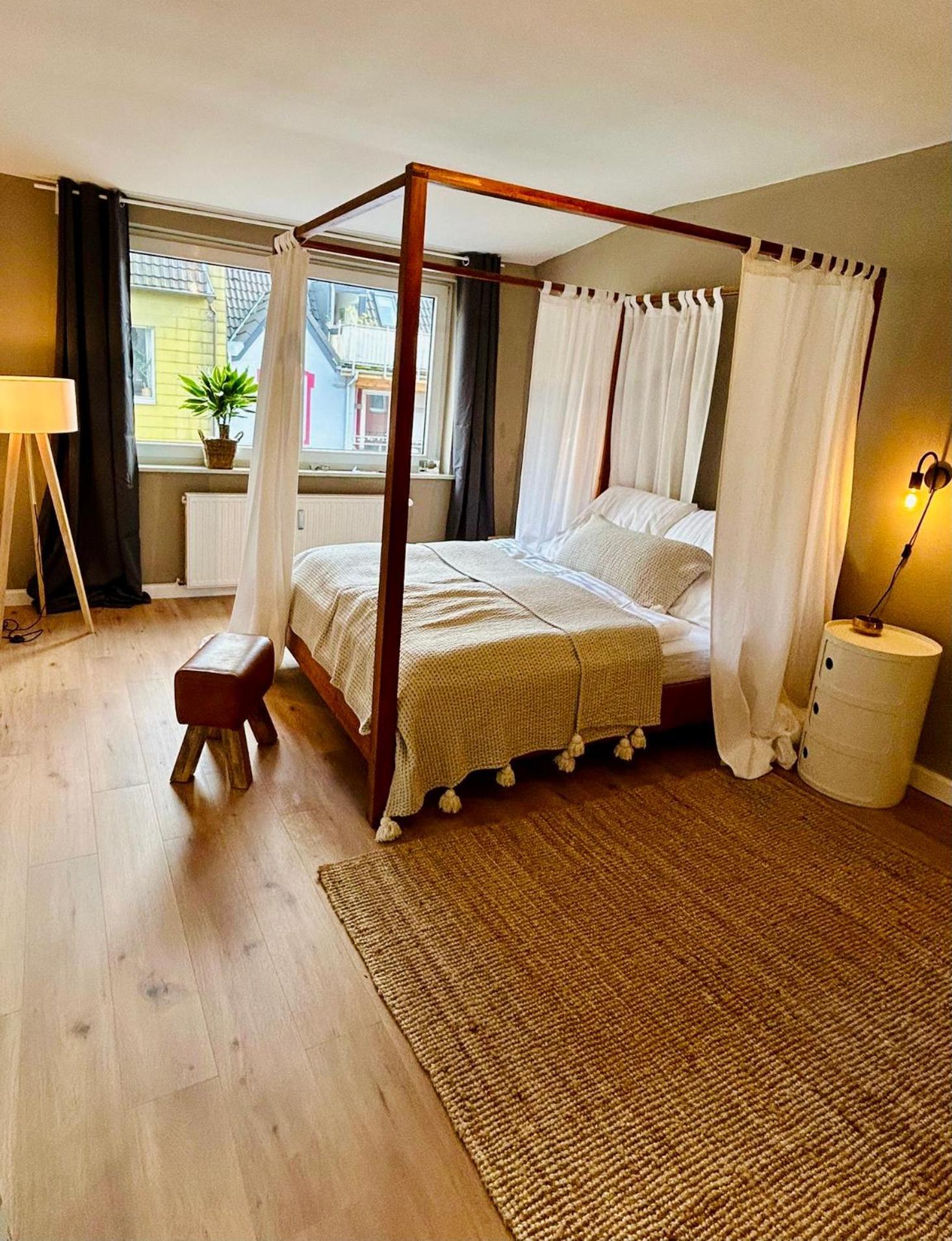 Feelslikehome - Urbane Altbauwohnung Mit Dachterasse& Parkplatz Bochum Exterior photo