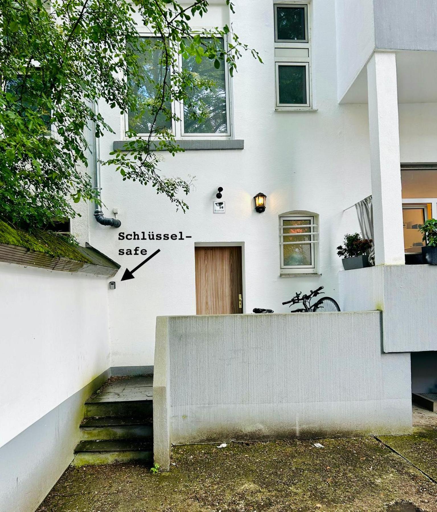 Feelslikehome - Urbane Altbauwohnung Mit Dachterasse& Parkplatz Bochum Exterior photo